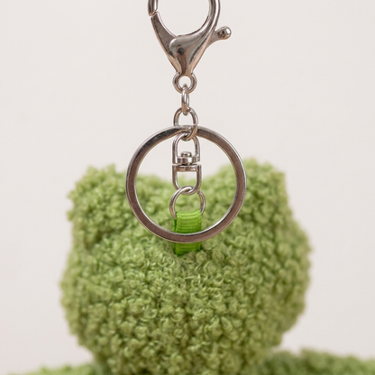 Pip the Frog Keychain - hardware detail